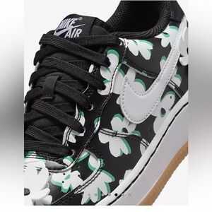 Nike Air Force e 1 LV 8 NEW, WORN ONCE